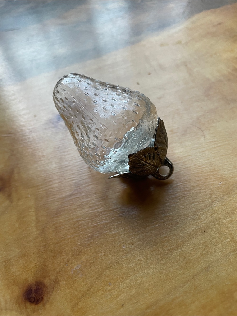 Vintage Glass strawberry Salt/Pepper shaker (1)
